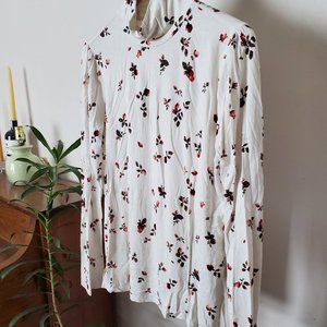 Flowery turtleneck